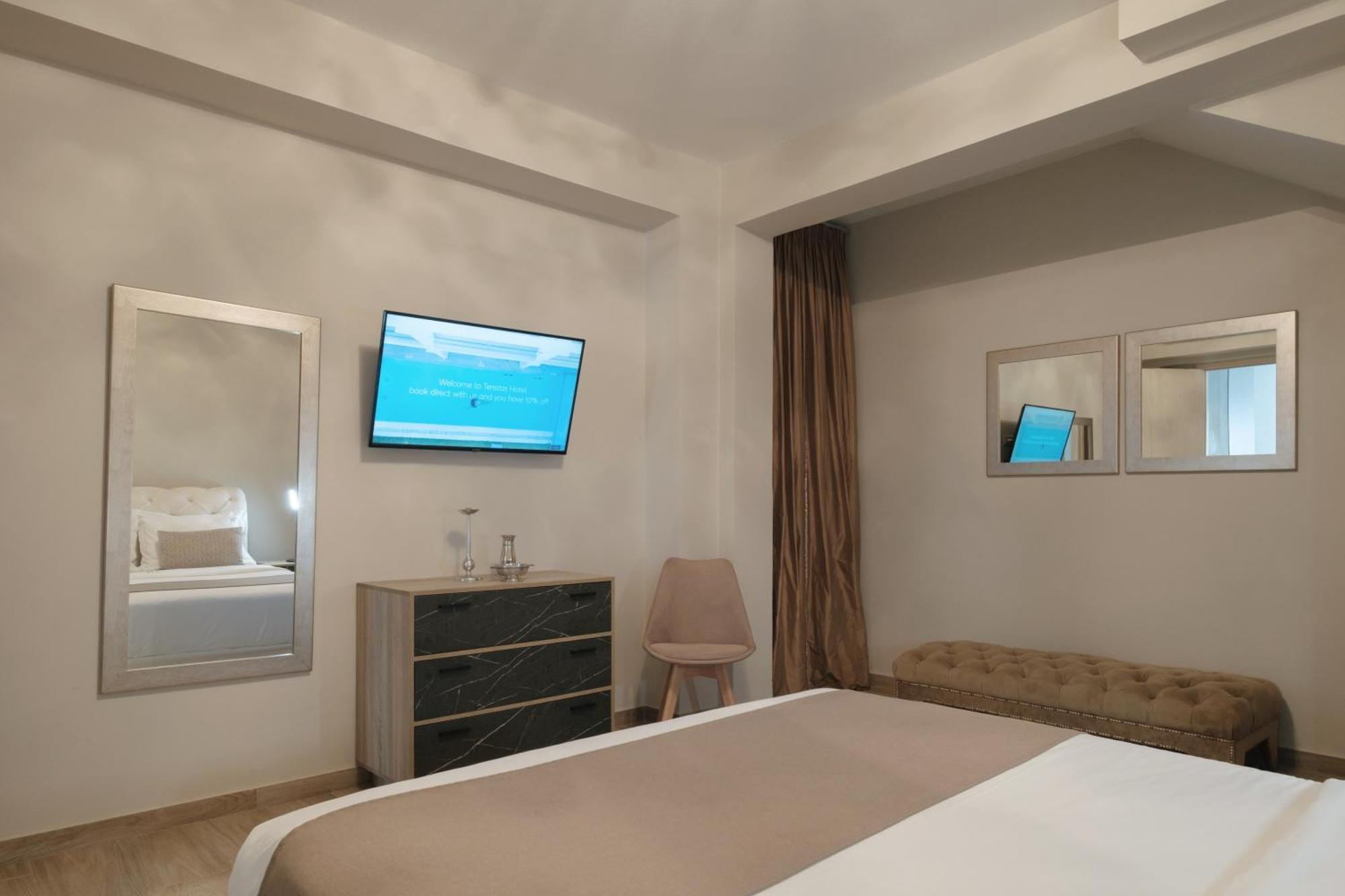 Terezas Hotel Sidari  Luaran gambar